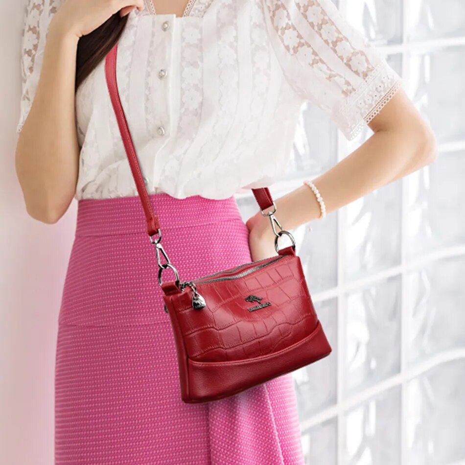 Women's PU Leather Solid Pattern Zipper Closure Casual Handbag