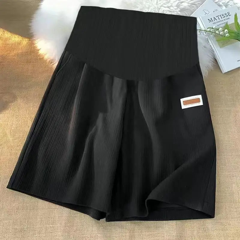 Women's Polyester Elastic Closure Solid Pattern Maternity Shorts