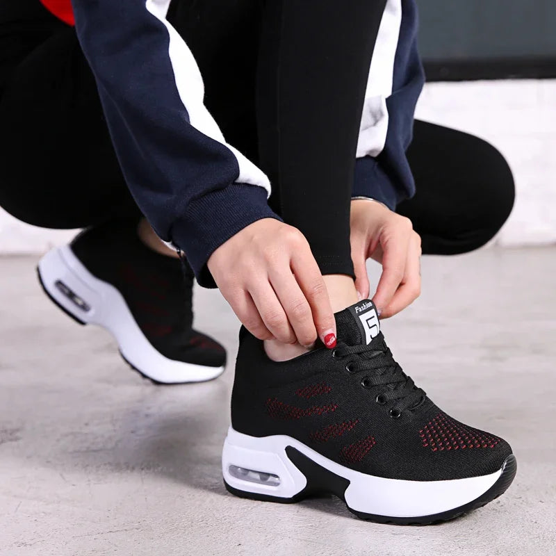 Women's Mesh Round Toe Lace-Up Closure Running Sports Sneakers