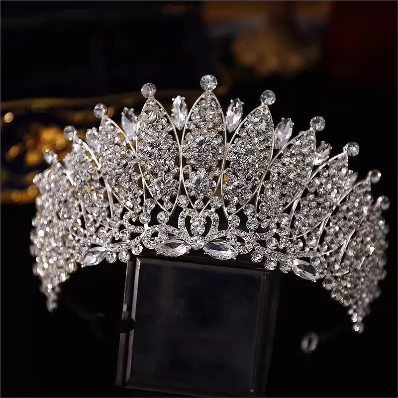 Women's Zinc Alloy Water Drop Pattern Tiaras Bridal Classic Crown