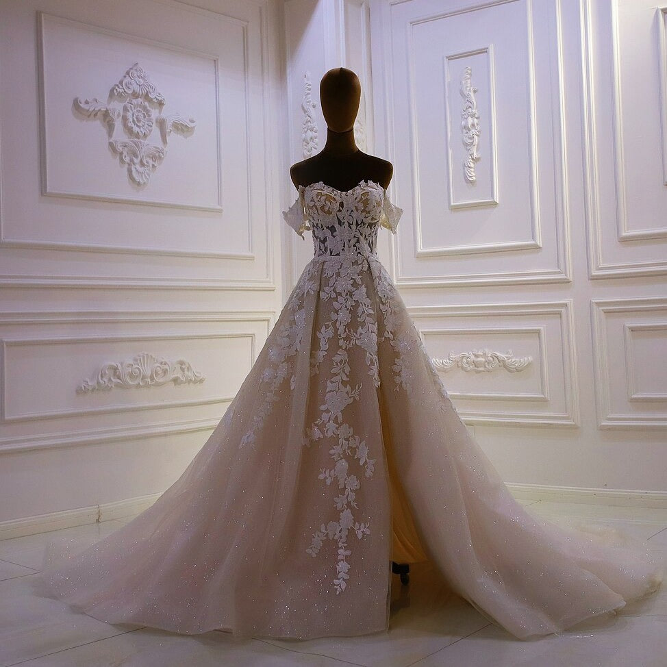 Women's Sweetheart-Neck Sleeveless Court Train Wedding Dress