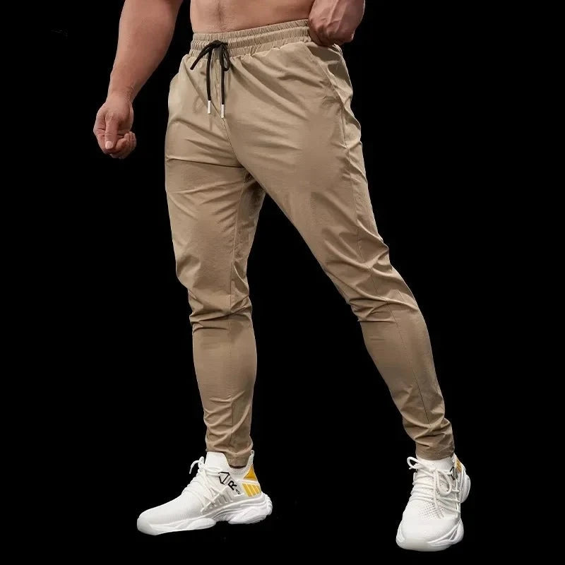 Men's Polyester Drawstring Closure Breathable Sports Trousers