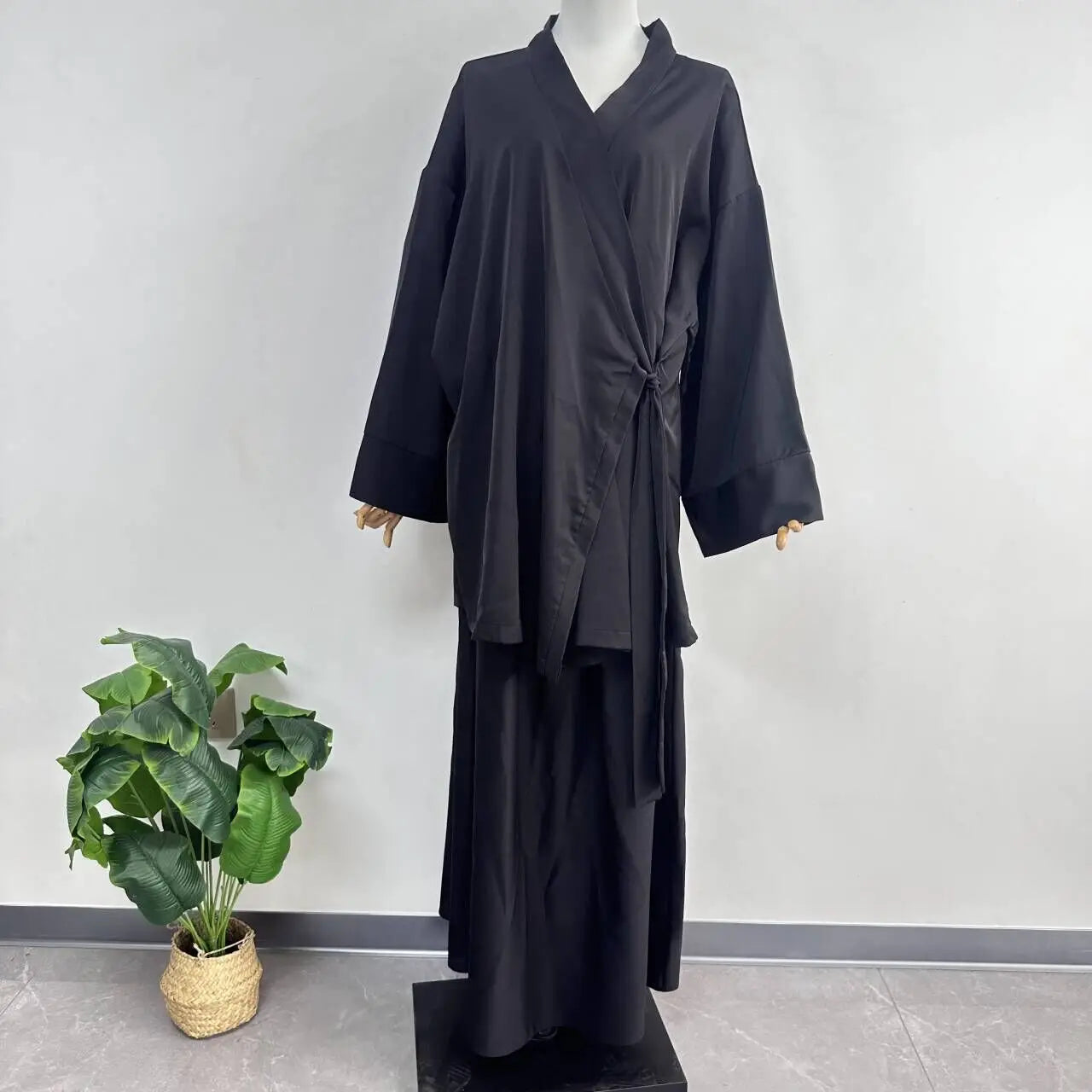 Women's Arabian Polyester Full Sleeve Solid Pattern Casual Abaya