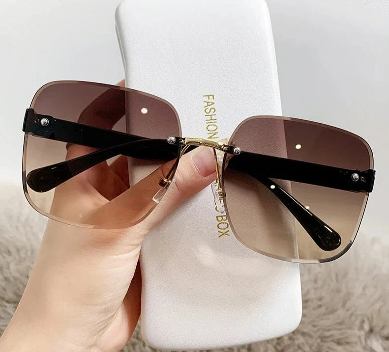 Women's Plastic Frame Acrylic Lens Square Shaped Sunglasses