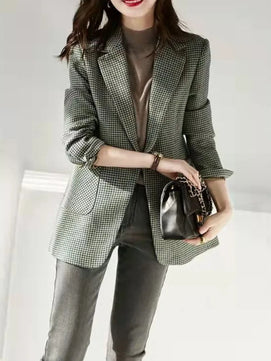 Women's Polyester Notched Full Sleeves Single Breasted Blazer