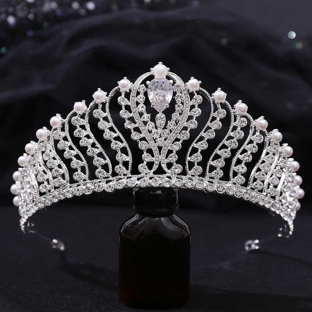 Women's Zinc Alloy Plant Pattern Tiaras Bridal Classic Crown