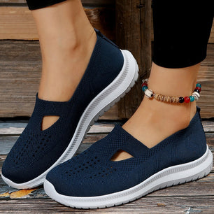 Women's Mesh Round Toe Slip-On Closure Platform Casual Sneakers