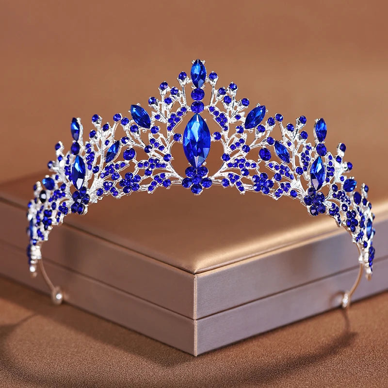 Women's Zinc Alloy Plant Pattern Tiaras Bridal Classic Crown