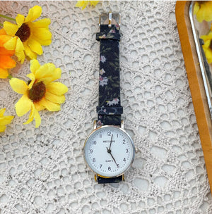 Kid's Canvas Water-Resistant Round Shaped Quartz Wristwatch