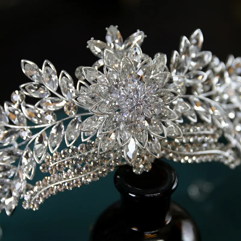 Women's Zinc Alloy Plant Pattern Tiaras Bridal Classic Crown