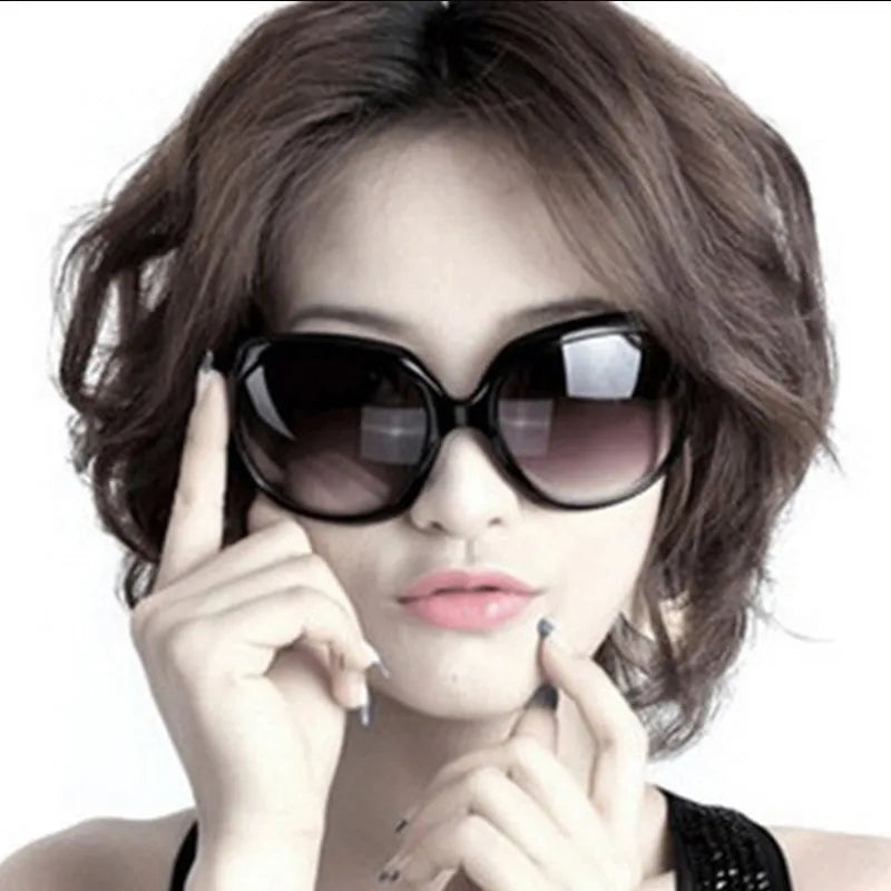 Women's Polycarbonate Frame Square Shape UV400 Vintage Sunglasses
