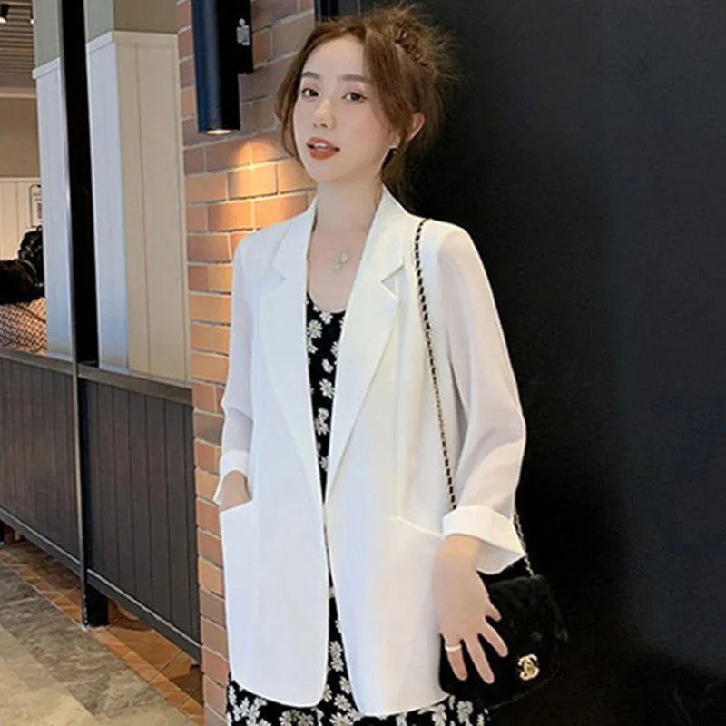 Women's Notched Polyester Full Sleeves Solid Pattern Blazer