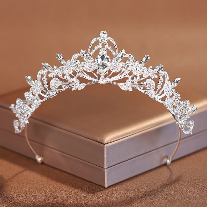 Women's Zinc Alloy Plant Pattern Tiaras Bridal Classic Crown