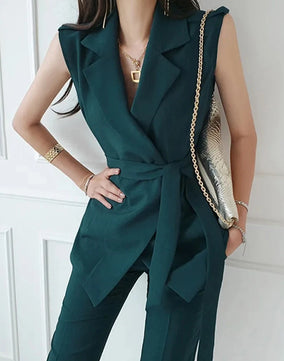 Women's Polyester Notched Sleeveless Casual Wear Blazer Set