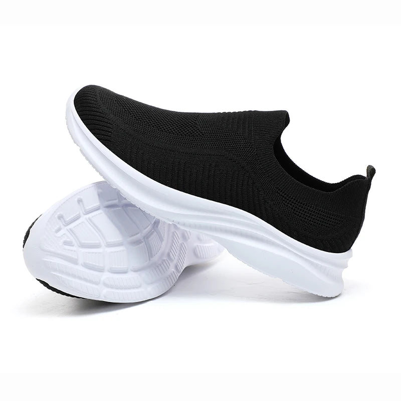 Men's Mesh Round Toe Slip-On Closure Casual Anti Slip Sneakers