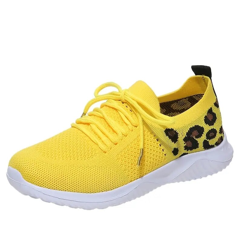 Women's Mesh Round Toe Lace-up Closure Breathable Sports Shoes