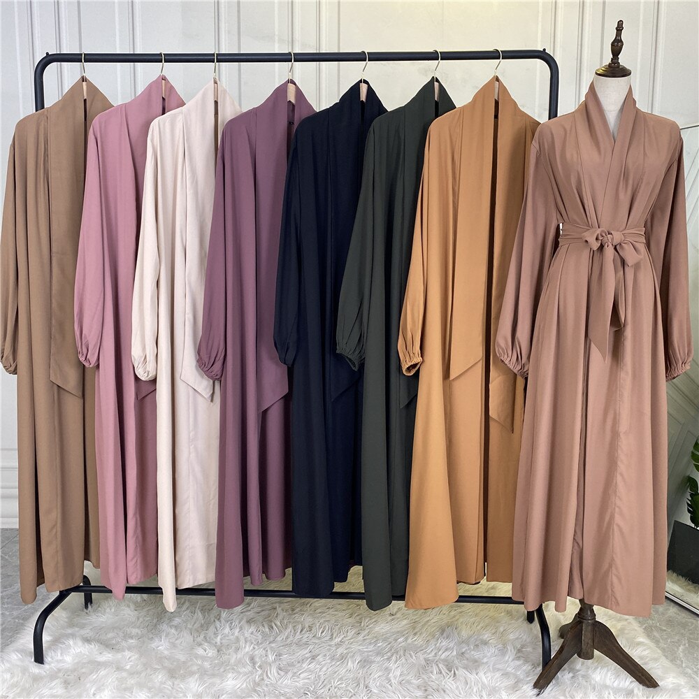 Women's Arabian Polyester Long Sleeve Solid Pattern Elegant Abaya