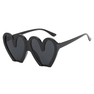 Women's Polycarbonate Frame Heart Shaped Trendy Sunglasses