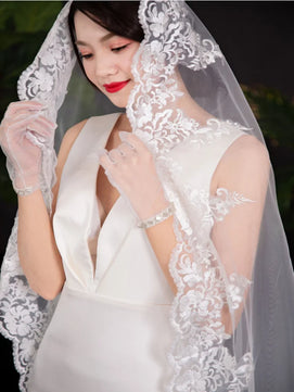 Women's Polyester Lace Edge One-Layer Cathedral Wedding Veils