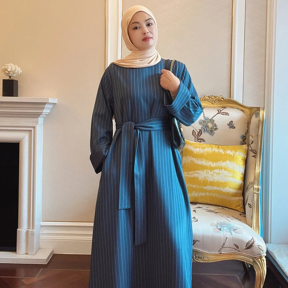 Women's Arabian Polyester Full Sleeve Striped Pattern Casual Abaya