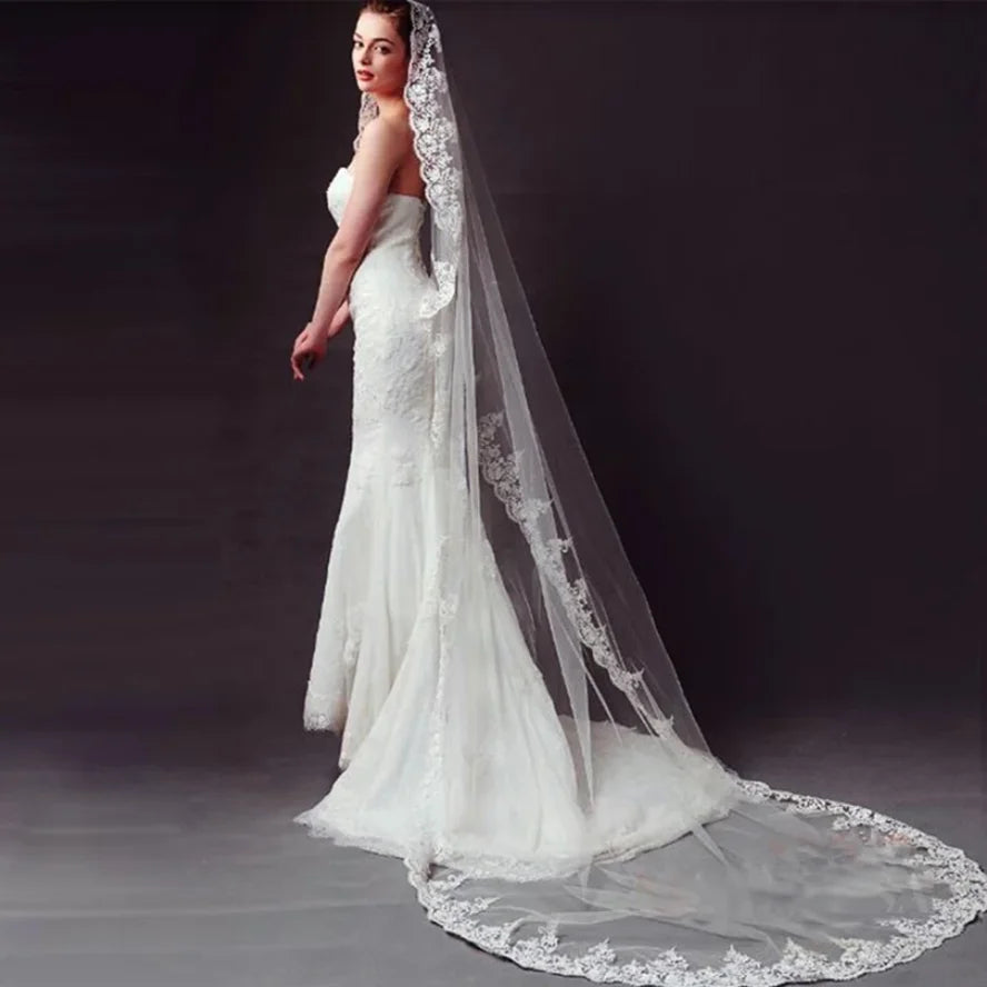 Women's Polyester Lace Edge One-Layer Cathedral Wedding Veils