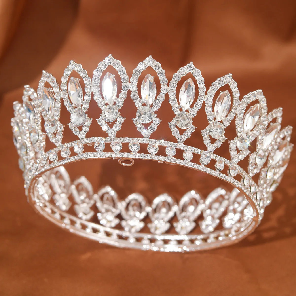 Women's Zinc Alloy Plant Pattern Tiaras Bridal Classic Crown