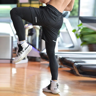 Men's Polyester Breathable Solid Pattern Fitness Sports Shorts