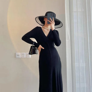 Women’s Acrylic V-Neck Long Sleeves Solid Pattern Maternity Dress