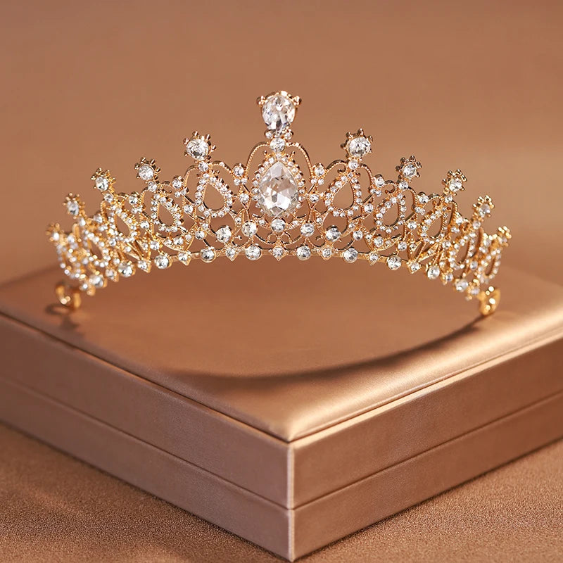 Women's Zinc Alloy Plant Pattern Tiaras Bridal Classic Crown