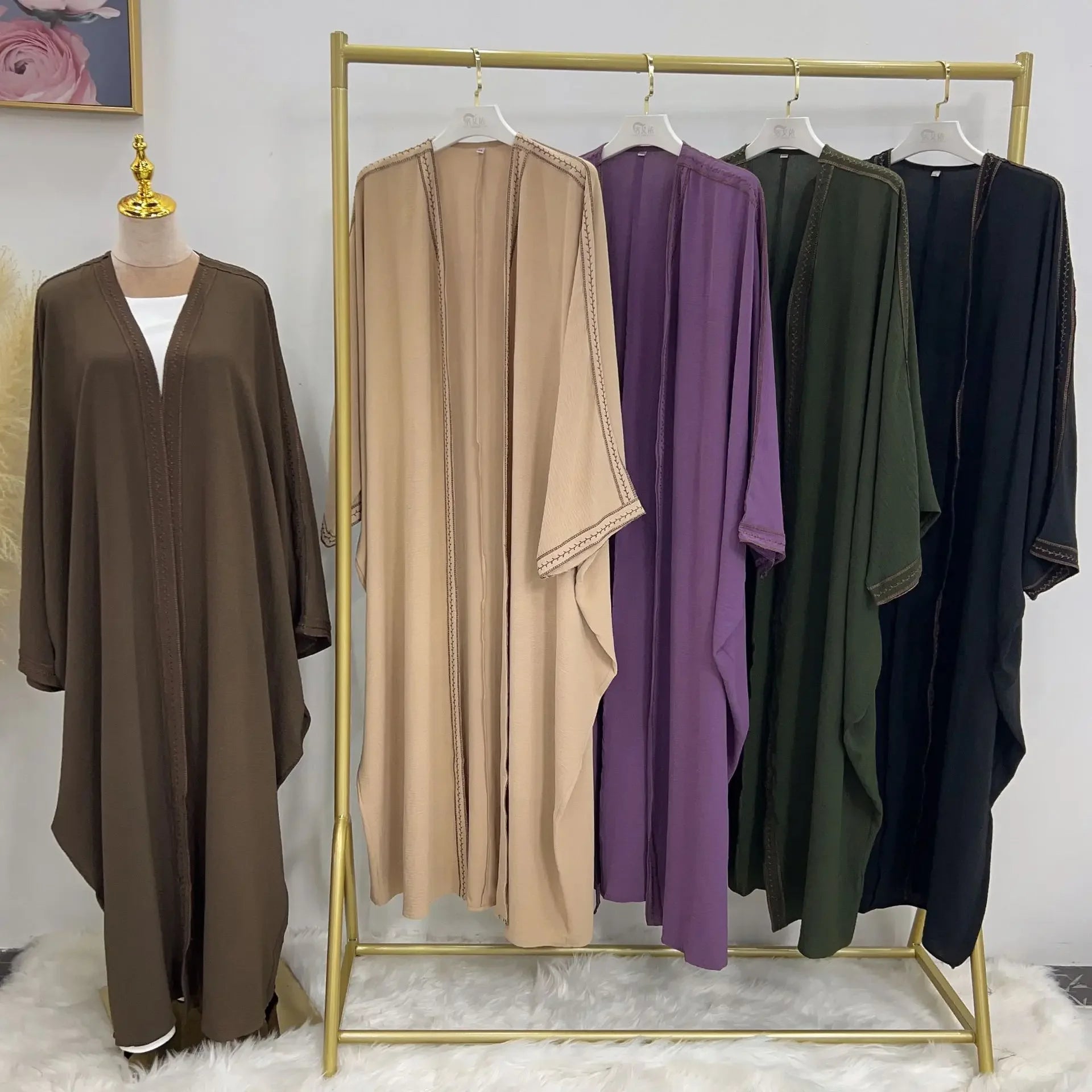 Women's Arabian Polyester Full Sleeve Plain Pattern Elegant Abaya