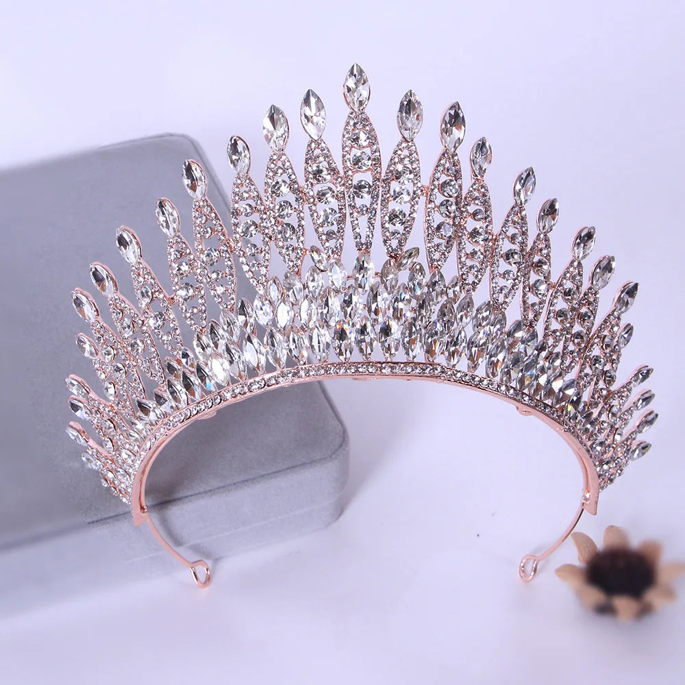 Women's Zinc Alloy Plant Pattern Tiaras Bridal Classic Crown