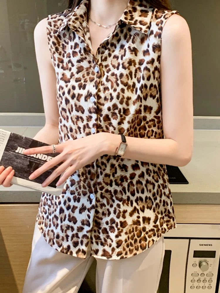 Women's Polyester Turn-Down Collar Sleeveless Leopard Blouse