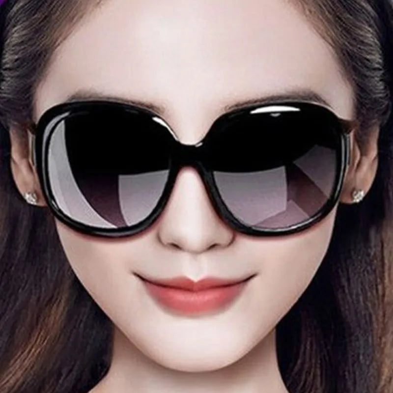 Women's Polycarbonate Frame Square Shape UV400 Vintage Sunglasses