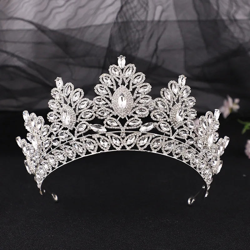 Women's Zinc Alloy Geometric Pattern Tiaras Bridal Classic Crown