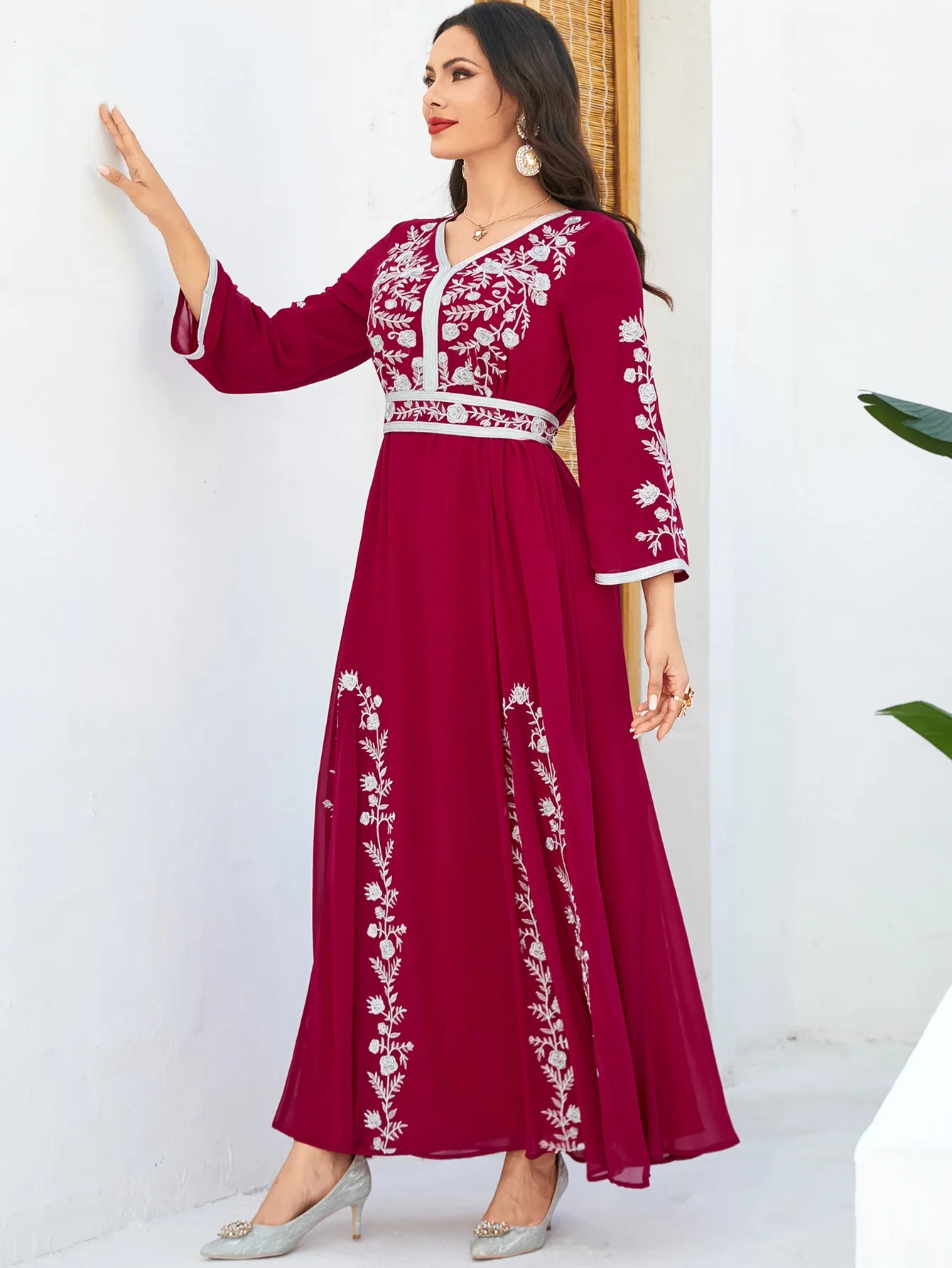 Women's Arabian Polyester Full Sleeves Embroidery Pattern Dress