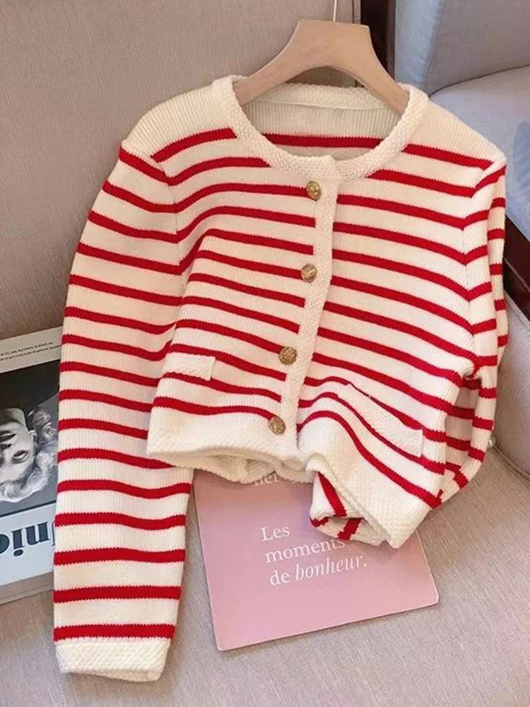 Women's Polyester O-Neck Long Sleeves Striped Pattern Sweater