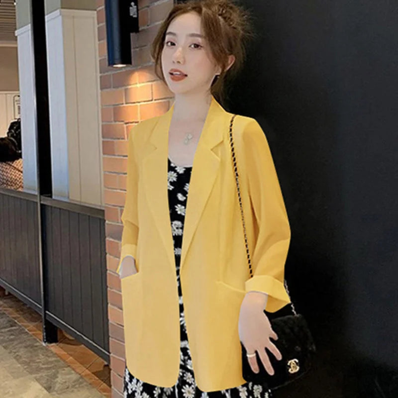 Women's Notched Polyester Full Sleeves Solid Pattern Blazer