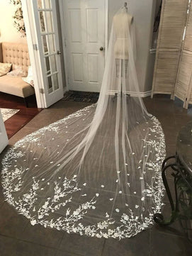 Women's Polyester Lace Edge One-Layer Cathedral Wedding Veils