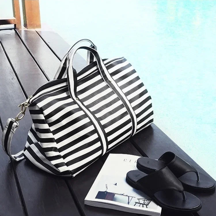 Women's PU Leather Zipper Closure Striped Pattern Luxury Handbag