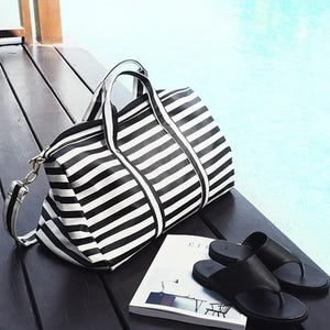 Women's PU Leather Zipper Closure Striped Pattern Luxury Handbag