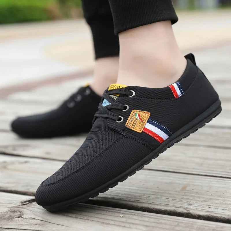 Men's Canvas Round Toe Lace-up Closure Breathable Casual Shoes