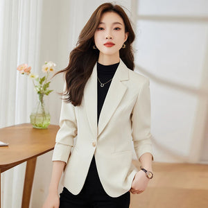 Women's Notched Polyester Full Sleeve Single Breasted Solid Blazer