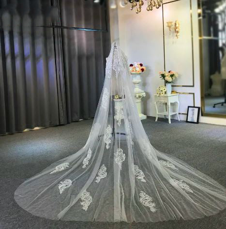 Women's Polyester Applique Edge One-Layer Cathedral Wedding Veils