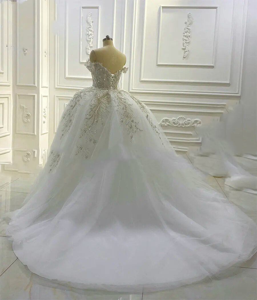 Women's Sweetheart Neck Sleeveless Court Train Wedding Dress