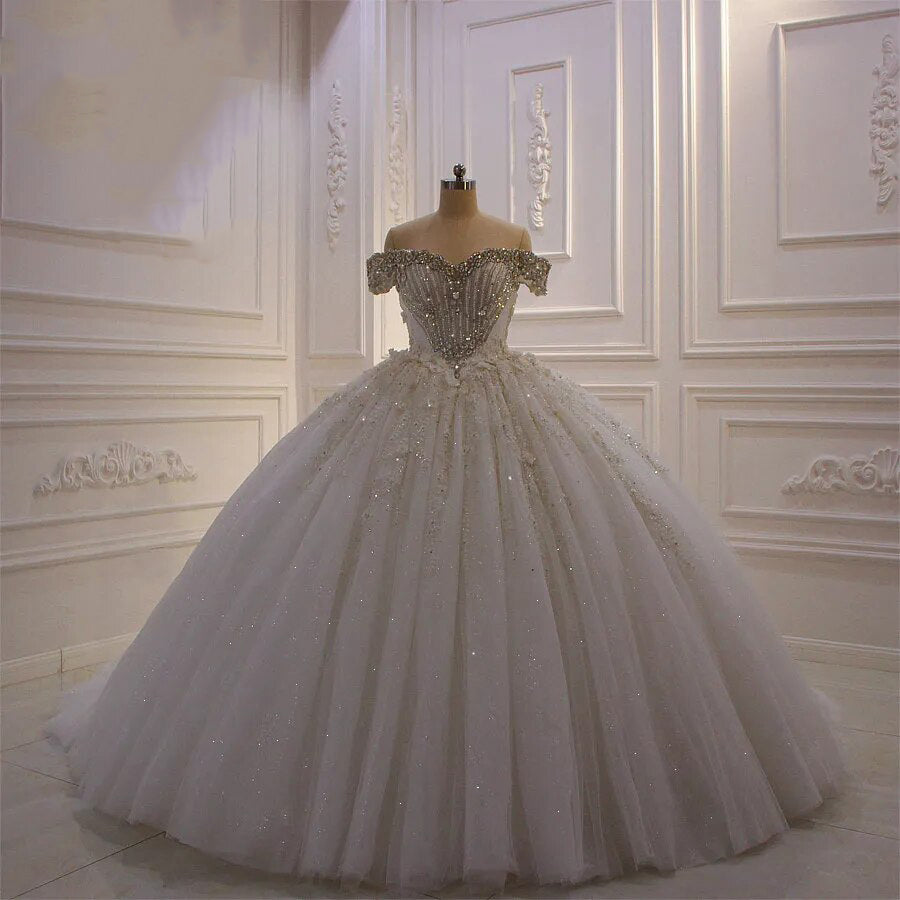 Women's Sweetheart Neck Sleeveless Court Train Wedding Dress