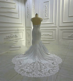 Women's Sweetheart Neck Sleeveless Court Train Wedding Dress