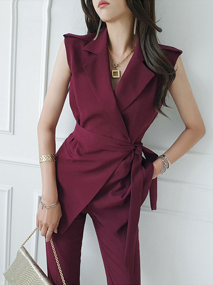 Women's Polyester Notched Collar Sleeveless Elegant Blazers