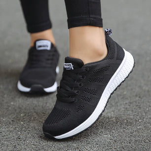 Women's Breathable Mesh Lace-up Outdoor Flat Casual Sneakers