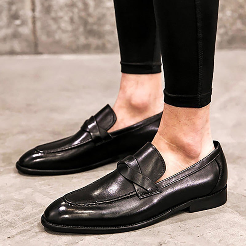 Men's PU Leather Pointed Toe Slip-On Closure Solid Casual Shoes