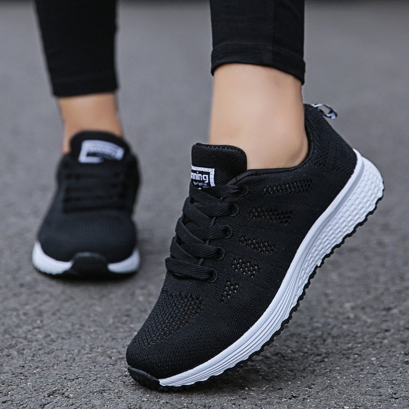 Women's Mesh Round Toe Lace-up Breathable Walking Sneakers